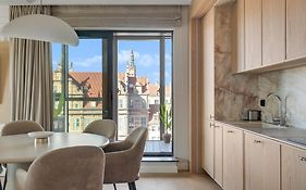 Deo Plaza Luxury Apartments By Blue Mandarin